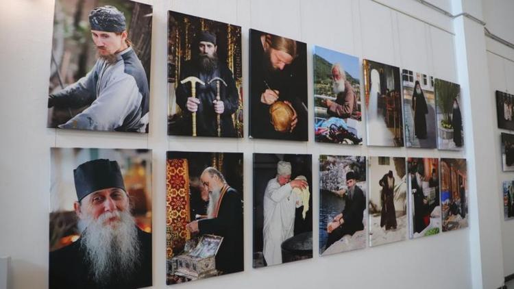 Выставка известного греческого фотохудожника открылась в Пятигорске