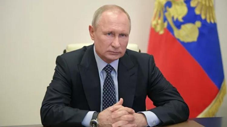 Владимир Путин дал оценку ситуации с выплатами медикам в регионах