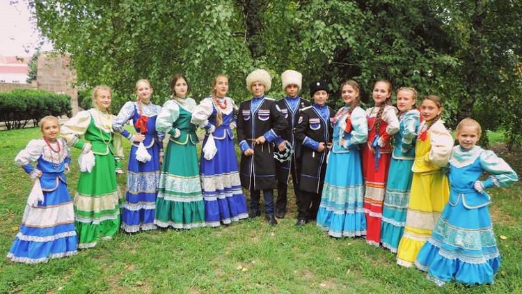 На Ставрополье казачий ансамбль «Станичники» отмечает 30-летие