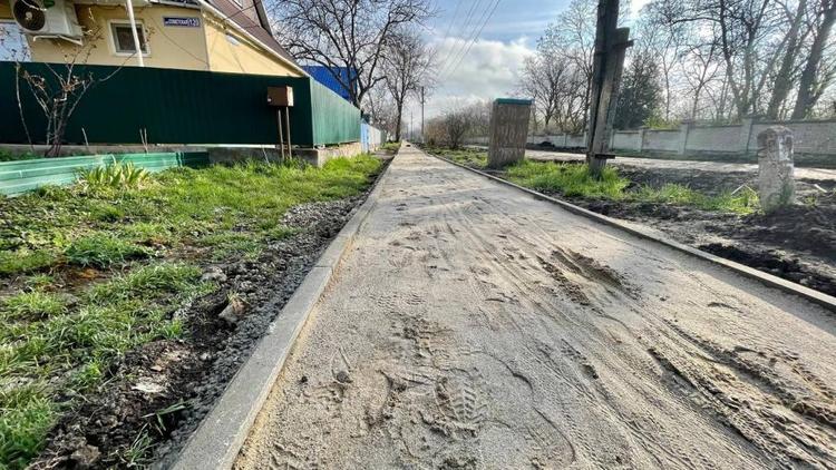 Сразу 8 участков социально значимых дорог обновят в Кочубеевском округе Ставрополья