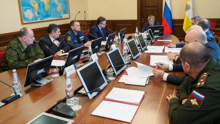 Члены Совбеза и НАК провели антитеррористическое совещание в Ставрополе