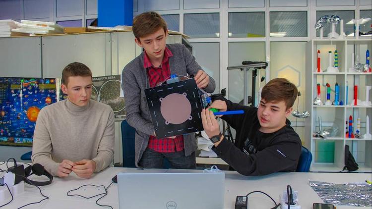 На Ставрополье школьники разработали проект спутника, движимого солнечным парусом
