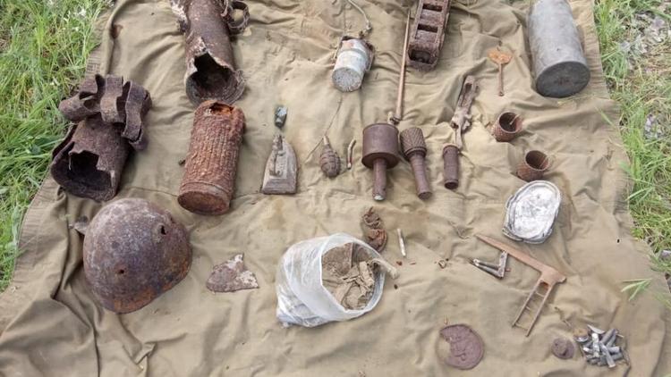 Поисковики на востоке Ставропольского края нашли останки трёх красноармейцев