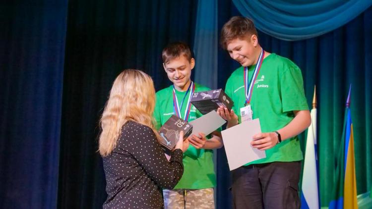 Юные изобретатели из Невинномысска получили награды WorldSkillsRussia-2021