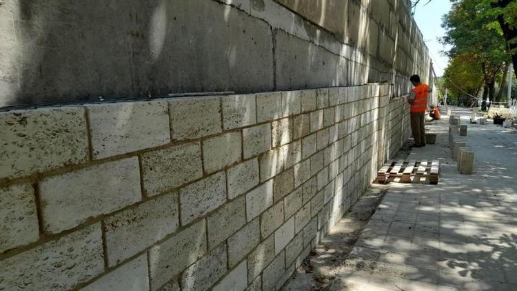 В Ставрополе приостановили работы по восстановлению подпорной стены на Крепостной горе
