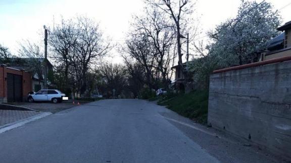 Забор и стену протаранил пьяный водитель без прав в Железноводске