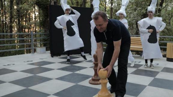 В Ставрополе благоустроили сквер «Дубовая роща» с шахматным домиком