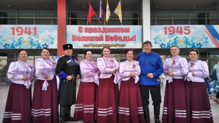 Ансамбль «Казачьи напевы» наградили в Ставрополе за редкую манеру исполнения