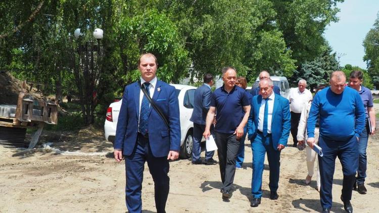 Ставропольские депутаты призвали ускорить ход благоустройства в городе Изобильном