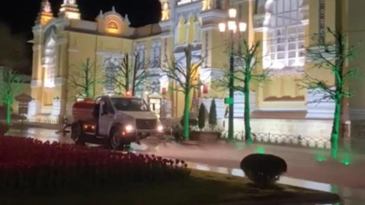 Курортный бульвар в Кисловодске помыли специальным шампунем
