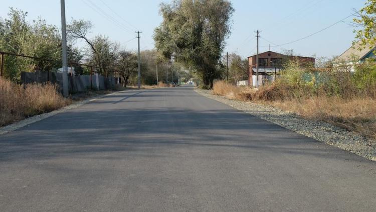 В ставропольском селе Заветном отремонтировали участок дороги на улице Дзержинского