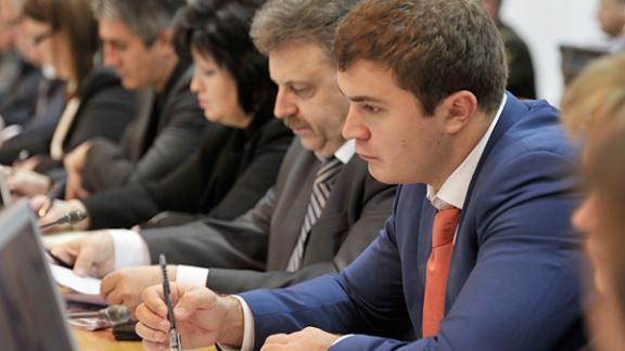 Губернатор Владимиров поручил чиновникам чаще проводить личные приемы граждан