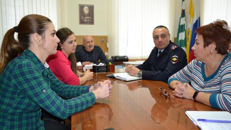 Полицейские пообщались со ставропольцами в «Единые дни встреч с населением»