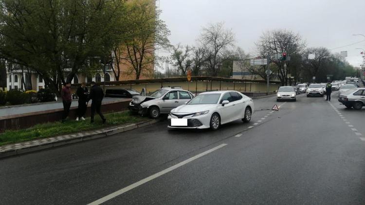 В Пятигорске два человека пострадали в ДТП с легковушками