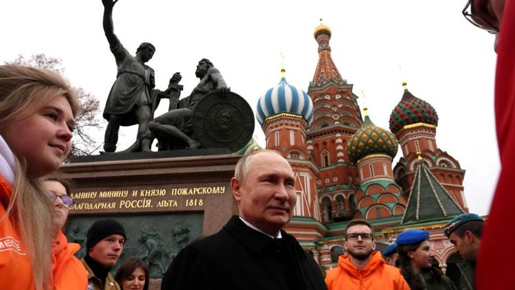 Владимир Путин утвердил основы политики в сфере традиционных ценностей