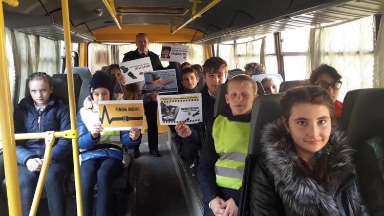 В Андроповском районе дети агитировали за использование ремней безопасности