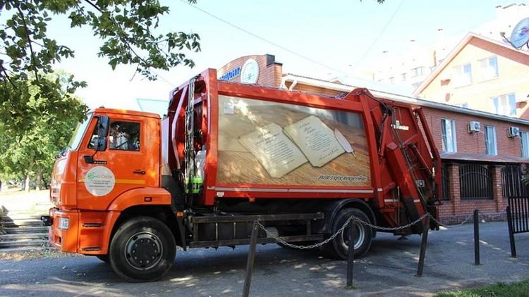 Что думает общественность Ставрополя о «художественных» мусоровозах?