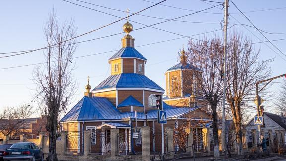 В Георгиевске продолжаются работы по укреплению грунта вокруг Никольского собора