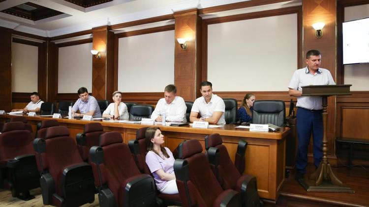 Глава Ставрополя поручил привлекать общественных наставников в работу с подростками «группы риска»