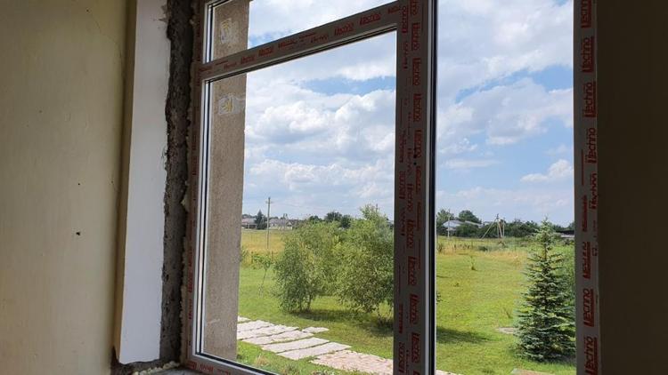 В школе Предгорного района Ставрополья меняют 97 окон