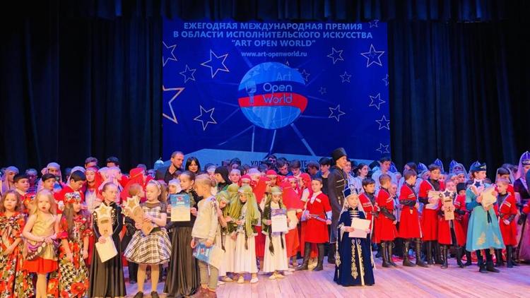 Исполнители народных и современных танцев выступили на фестивале в Железноводске