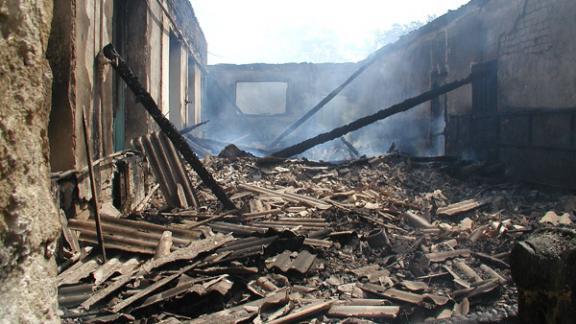 Пожар уничтожил дом многодетной семьи на Ставрополье
