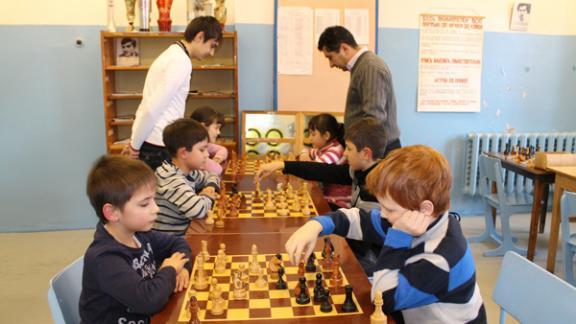 Невинномысские шахматисты сражаются дома и на состязаниях окружного масштаба