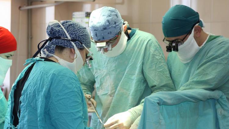Пятигорские врачи уже выполнили 50 гибридных оперативных вмешательств на кровеносных сосудах