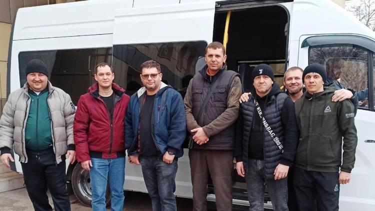 Очередную «посылку солдату» собрали волонтёры культуры Кировского округа