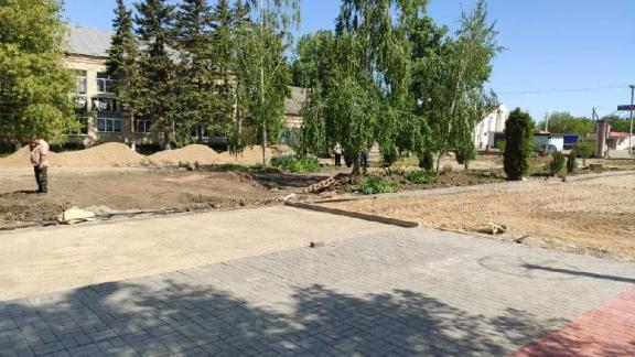 В посёлке Коммаяк на Ставрополье завершают благоустройство центральной площади