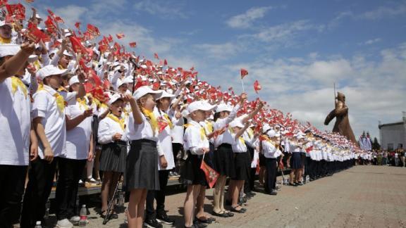 Тысячный детский хор в Ставрополе споёт песню в поддержку российской армии