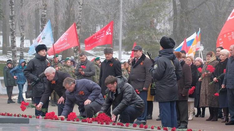 Часы Победы в Ставрополе начали обратный отсчет