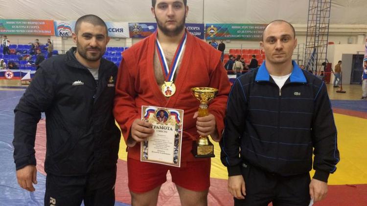 Вардкез Акопян из Солнечнодольска выиграл Всероссийский турнир по самбо в Черкесске