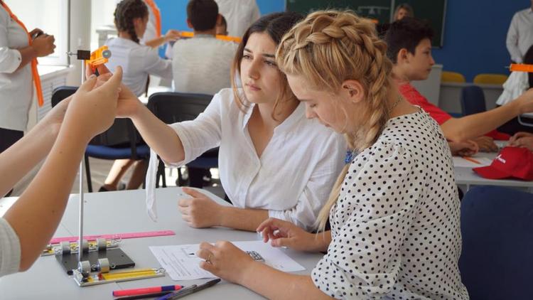 В новых «Точках роста» в школах Грачёвского округа Ставрополья прошли открытые уроки