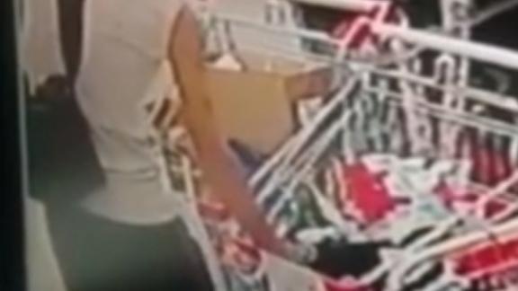 В магазине Зеленокумска мужчина по ошибке украл товарный сканер