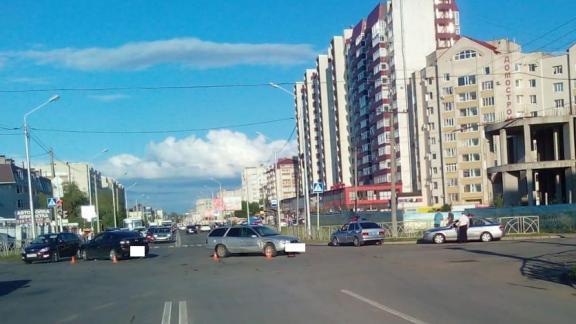 При столкновении легковушек пострадала женщина и 8-месячный ребёнок в Ставрополе