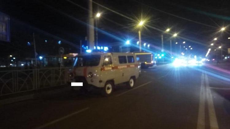 «Скорая», легковушка и троллейбус столкнулись в Ставрополе