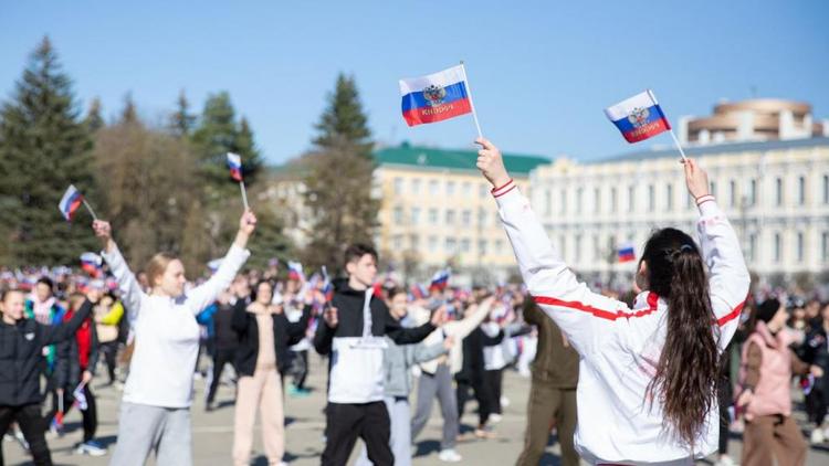 1,5 тысячи школьников Ставрополя вышли на зарядку в День здоровья
