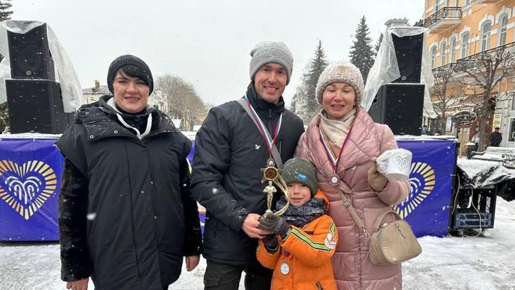 В Кисловодске на спортивных состязаниях выбрали самую сильную и умную семью