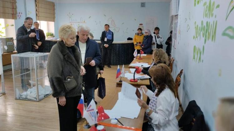 Цирковые артисты на гастролях проголосовали на выборах Президента России