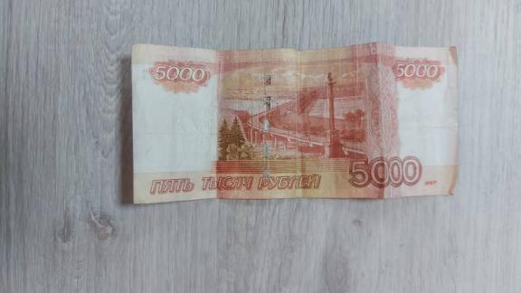 Мужчины пытались расплатиться фальшивыми деньгами на заправке на Ставрополье