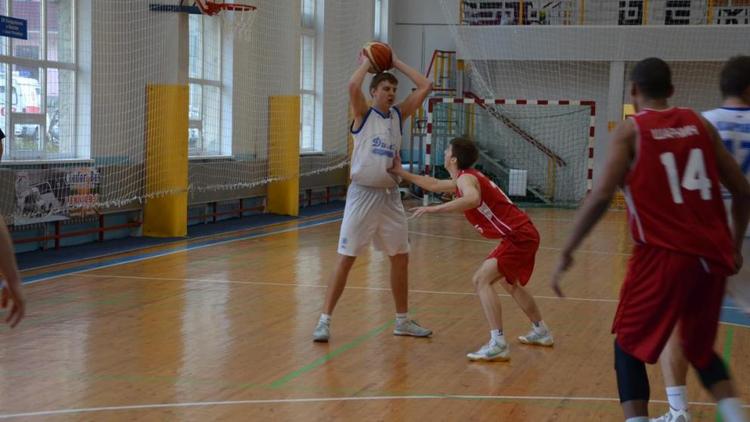 Баскетболисты ставропольского «Динамо» в Тобольске уступили «нефтехимикам»