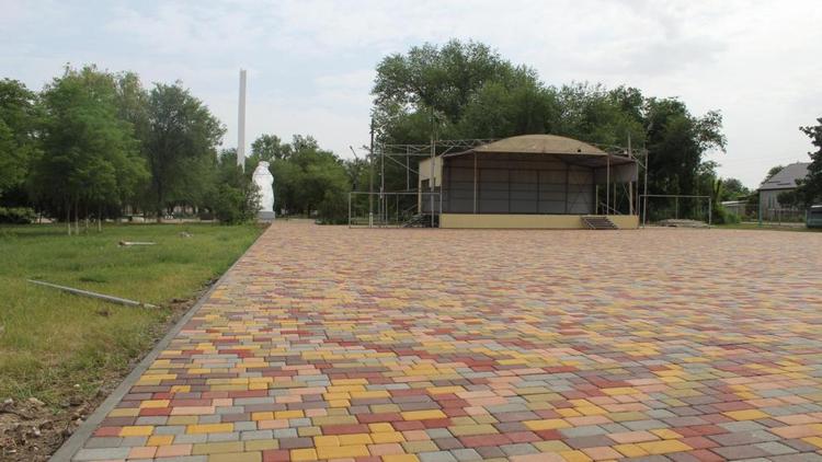 В парке ставропольского села Левокумского преобразили площадку