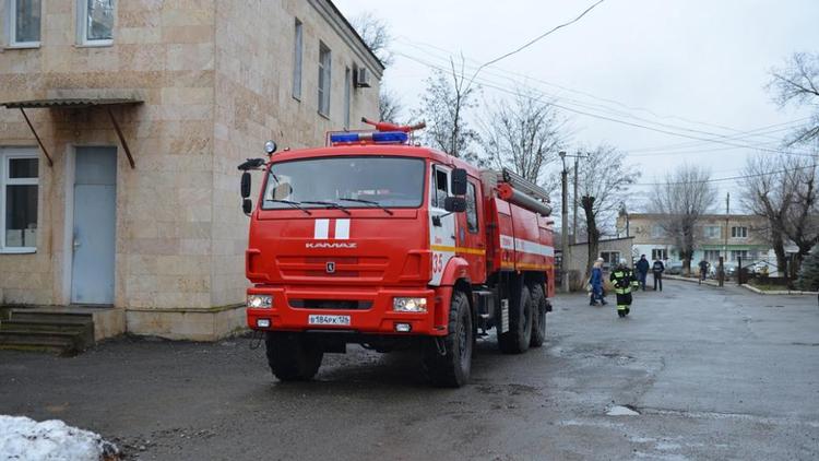 Условный пожар потушили в районной больнице Апанасенковского района края