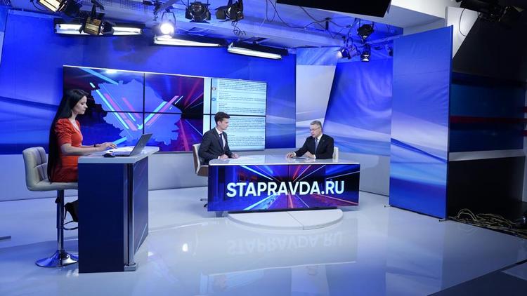 Губернатор Ставрополья проводит первую в этом году прямую линию
