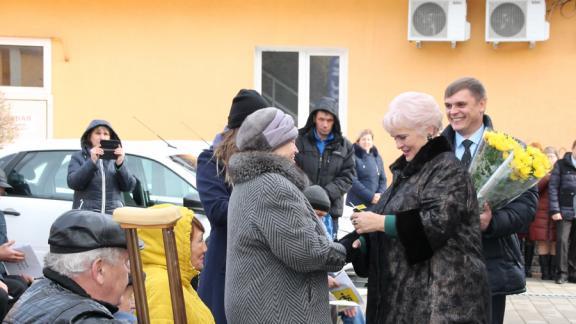 Травмированные на производстве инвалиды получили новые автомобили в Ставрополе