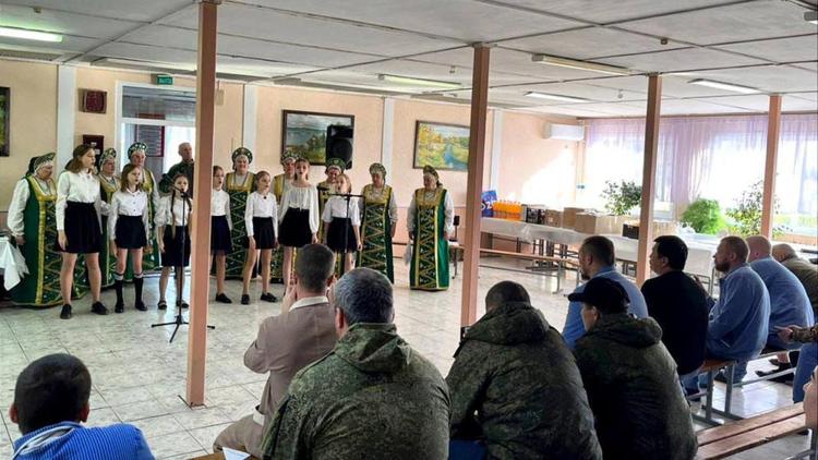 Концерт для раненых бойцов СВО организовали артисты Кировского округа Ставрополья