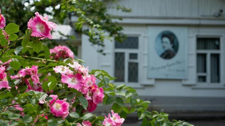 В музее-усадьбе Кисловодска рассказали о традициях семьи художника Ярошенко