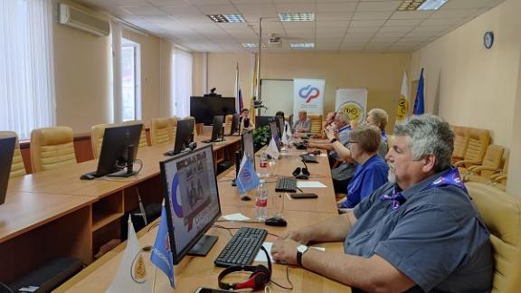 Пенсионеры Ставрополья успешно продемонстрировали компьютерные знания