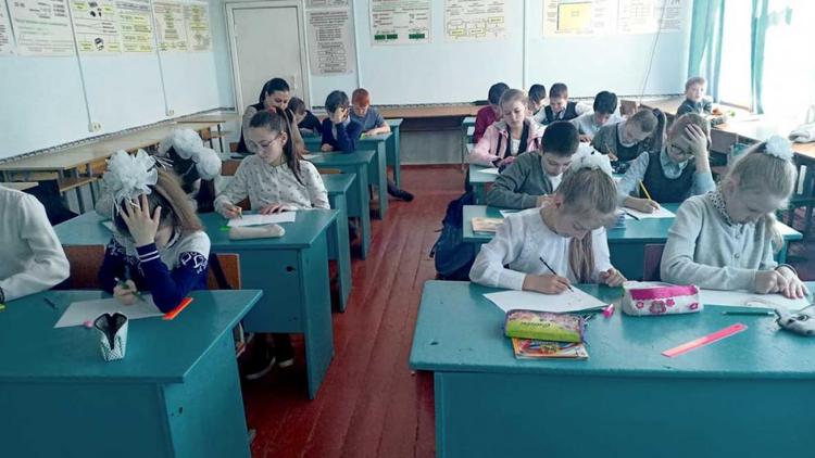 Антинаркотический видеолекторий провели для школьников Андроповского района